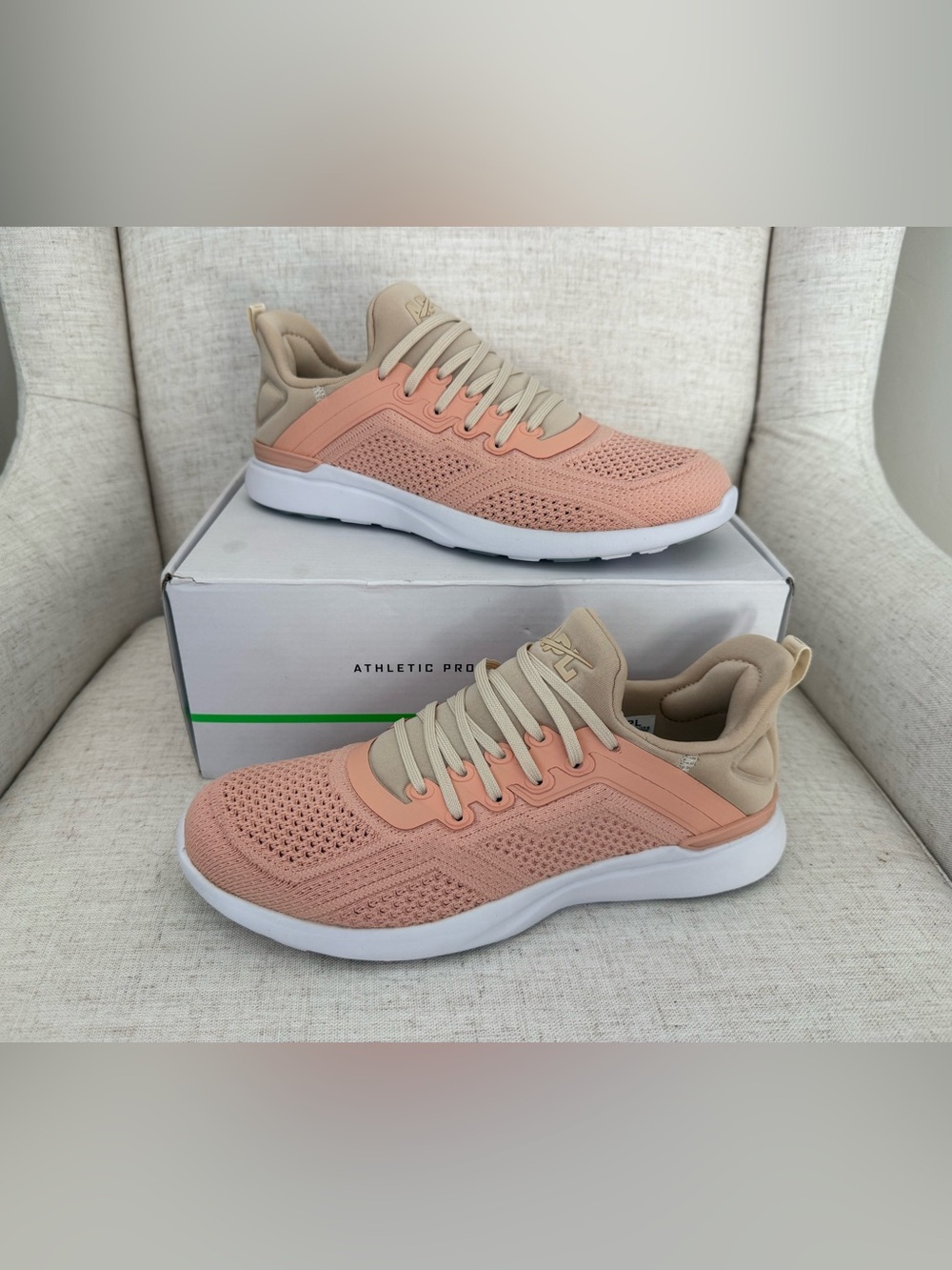 APL TechLoom Tracer Running Training Shoes Blush Beach White Womens 8.5 EU39 NEW